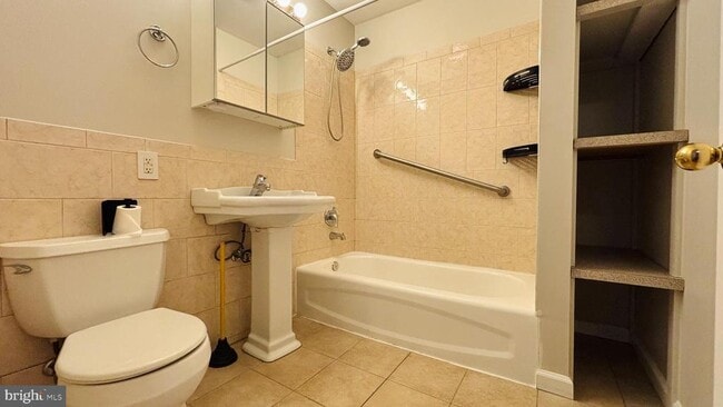 Photo - 1925 S Bancroft St