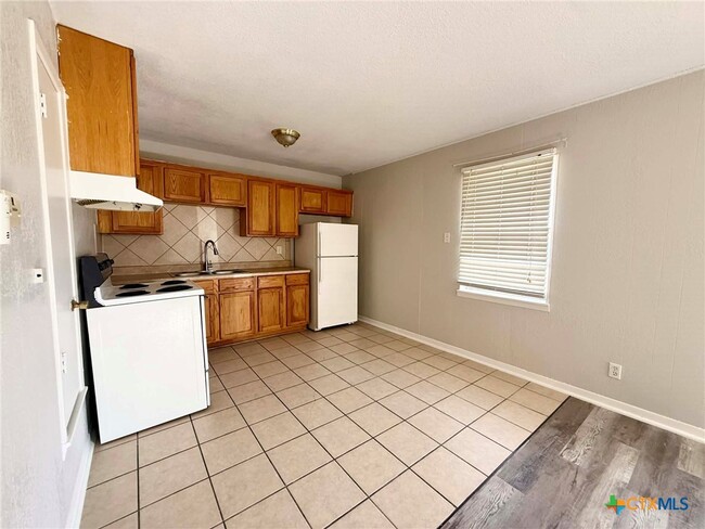 Photo - 1805 N W S Young Dr