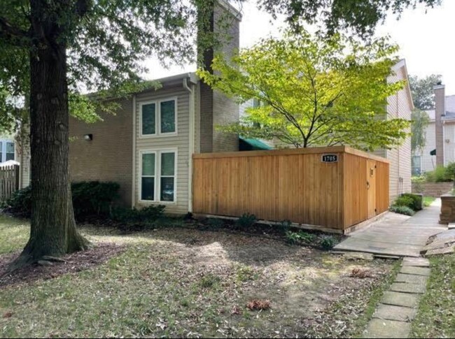 3BD/2BA Townhouse located on the Germantow... - 3BD/2BA Townhouse located on the Germantow...