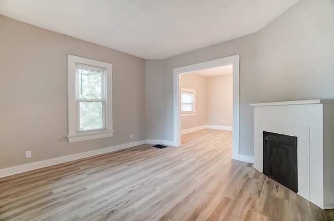 Photo - 3 Bed 1 Bath Available June 2025