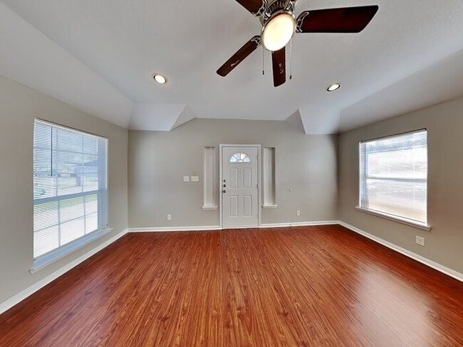 Photo - 5129 Jezebel St