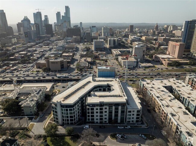 Building Photo - 800 Embassy Dr Unit 137 Rental