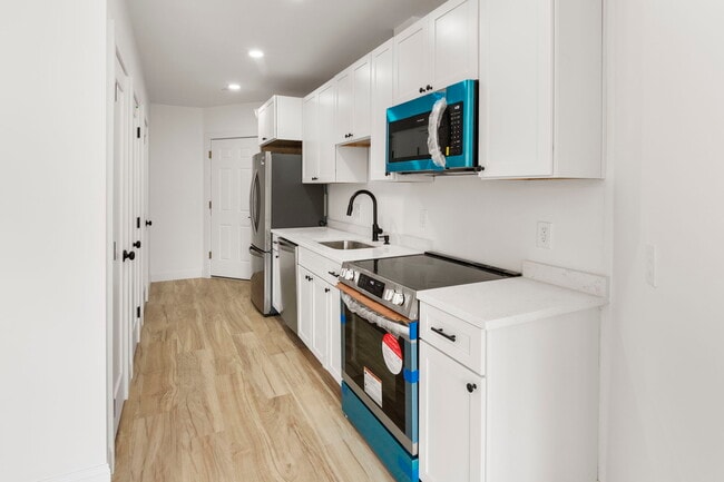 Building Photo - 8 Enon St Unit 201