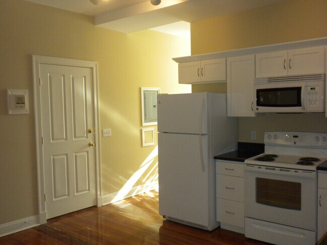 kitchen - 15 N Pleasant St Unit 2S