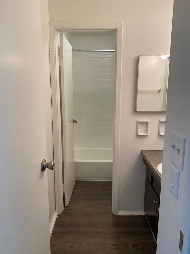 Floor Plan - 2x1R