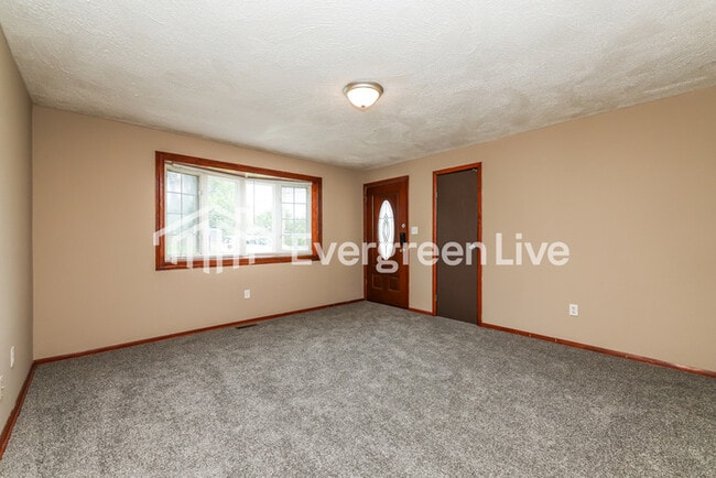 Photo - 1101 Rossiter Dr