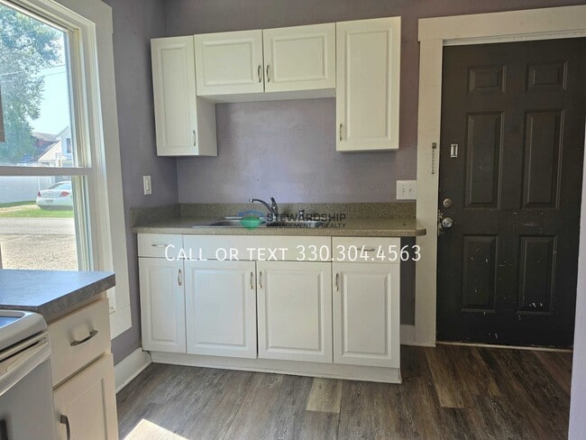 Photo - 20 Limbach Pl SW