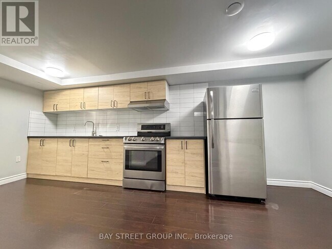 Photo - 759 Eaglemount Crescent