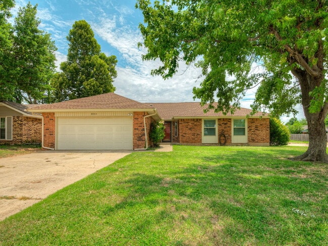 Building Photo - Updated 4-Bedroom Home with Spacious Layou...