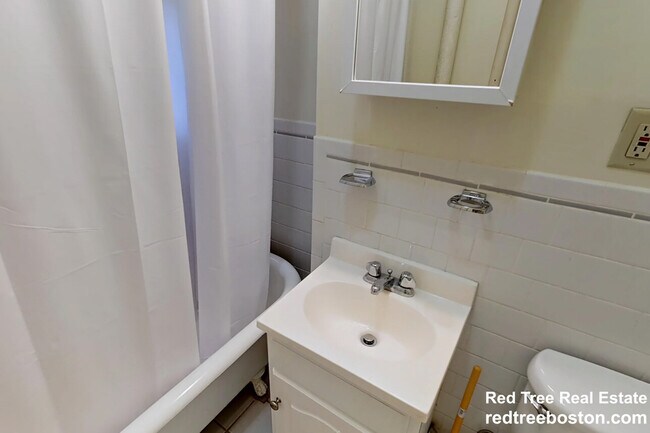 Photo - 36 Queensberry St Unit 1