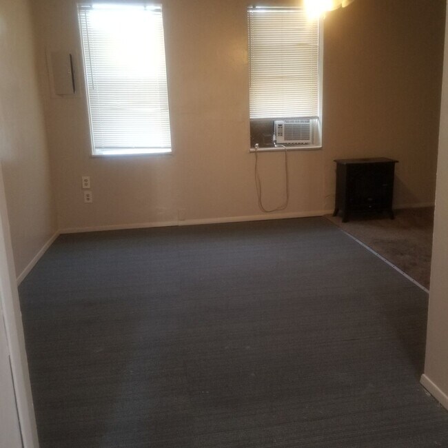 Photo - (365) 5500-02 S. Kingshighway Unit 4766 Rosa