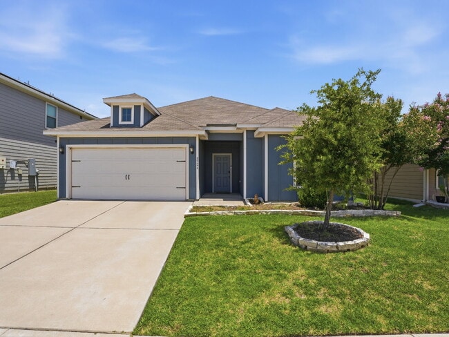 Building Photo - "Charming 4-Bed Oasis with 2 Baths in Fort Worth – Spacious 1,724 Sq Ft Gem!"
