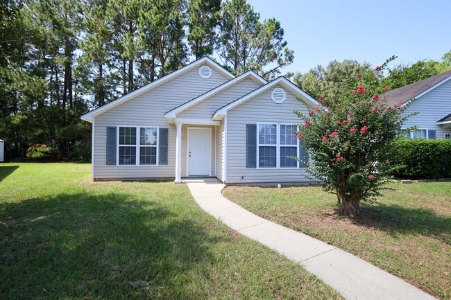 Building Photo - 1663 Fresno St