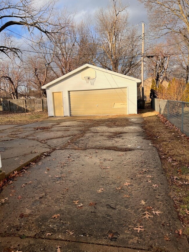 Photo - 2018 E 7th St