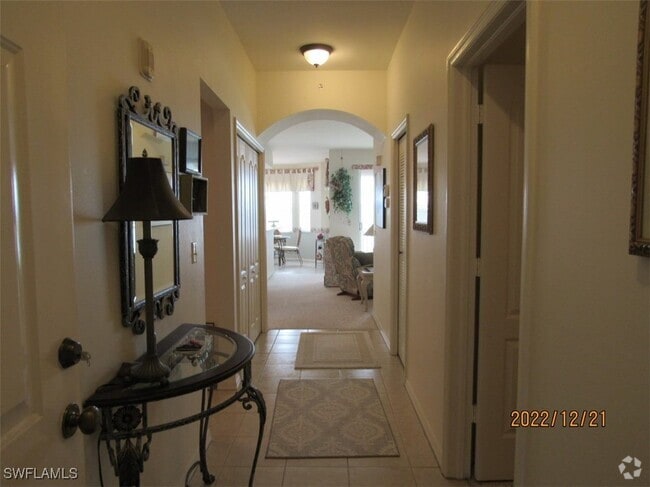 Building Photo - 8076 Queen Palm Ln Unit 437 Rental