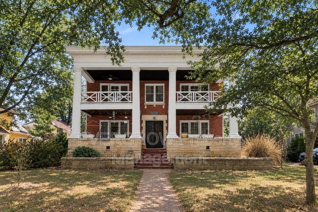 Building Photo - 945 Woodruff Place Middle Dr Unit #4