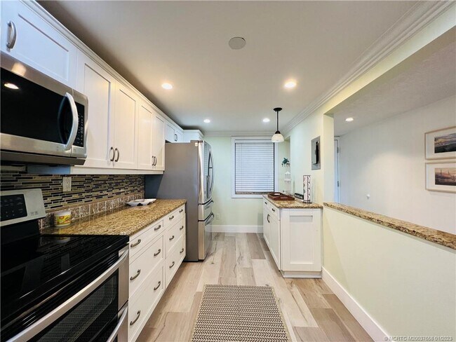 Photo - 10044 S Ocean Dr Unidad 203