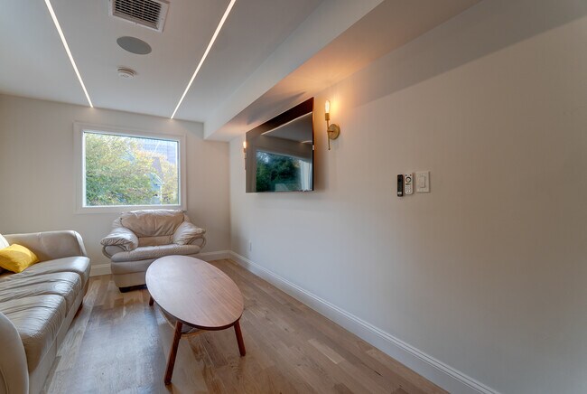 Photo - 67 Winchester Ave