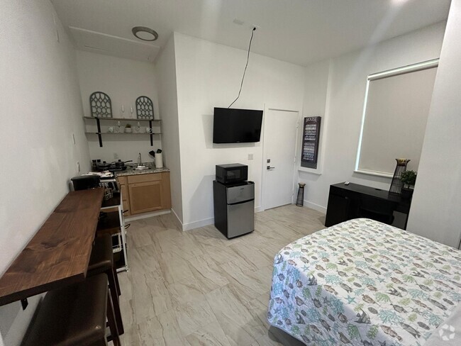 Building Photo - 1501 Pine Hollow Dr Rental