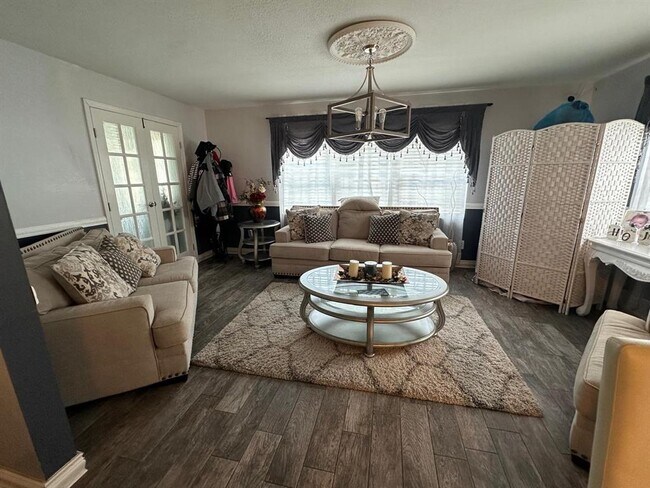 4612 Mesa Verde Dr