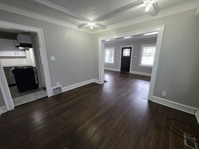 Photo - Spacious 4 Bedroom Home with Classic Charm