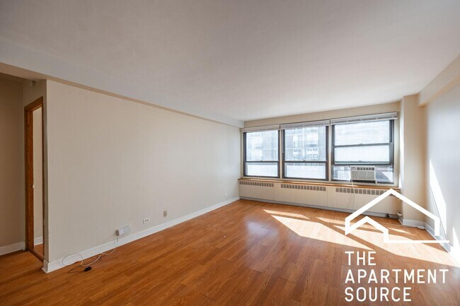 Photo - 4180 N Marine Dr Unit 604