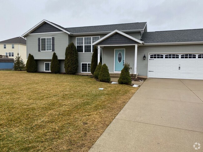 Building Photo - Great home in Hudsonville School District!