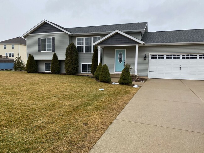 Great home in Hudsonville School District! - Great home in Hudsonville School District!