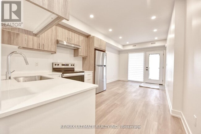 Photo - 385 McRoberts Ave