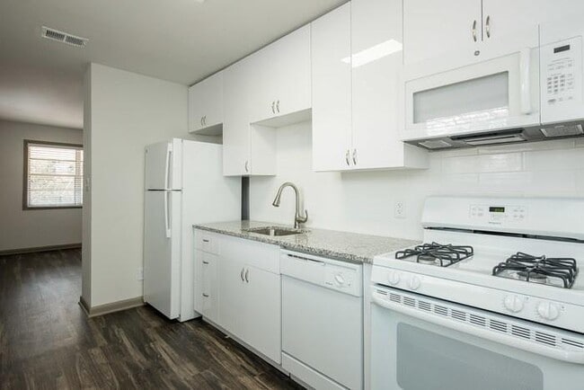 Photo - 921 Myrtle St NE Unidad MYRT-006