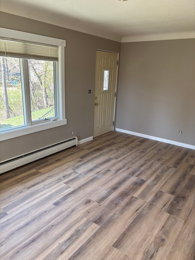 Photo - 322 W 5th St Unit B 5th St