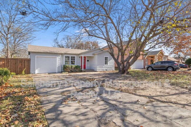 Photo - 320 NE 31st St