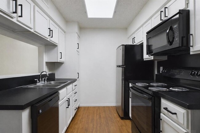 Photo - 908 Poplar St Unit 201