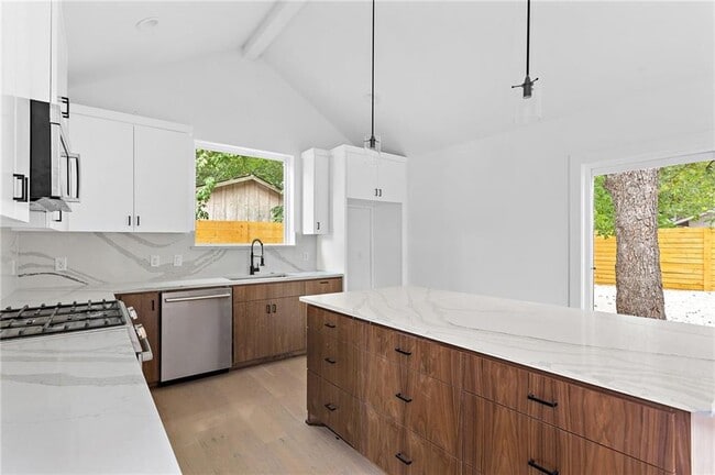 Photo - 2813 Prado St