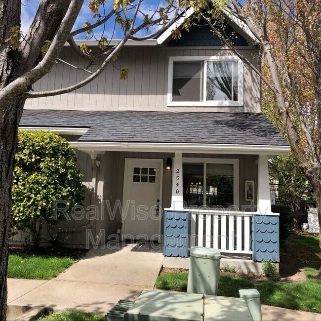 2540 Siskiyou Blvd Condo Condo for Rent in Ashland, OR