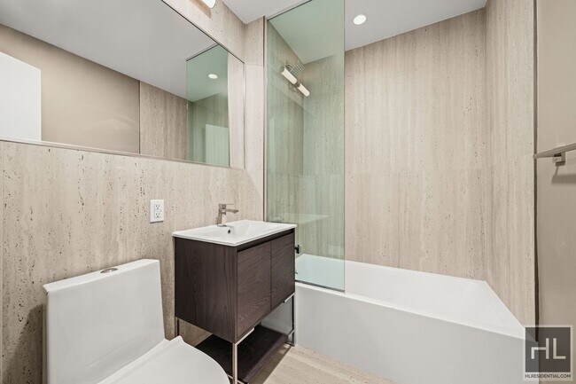 Photo - BRUCKNER BOULEVARD Unit 602