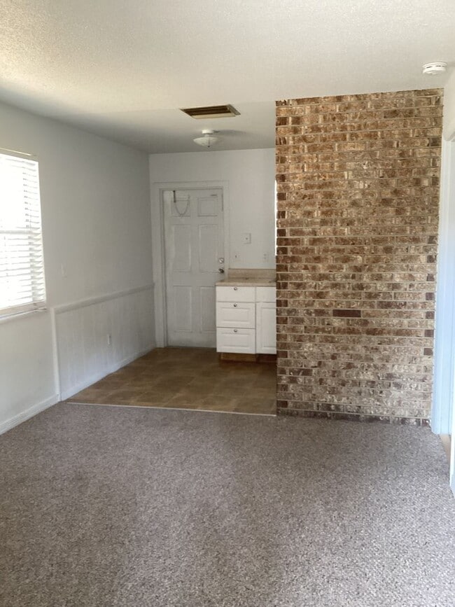 Photo - Downtown 1 bdrm Apt