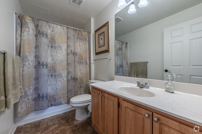 2BR, 2BA - 1,325SF - Primary Bathroom