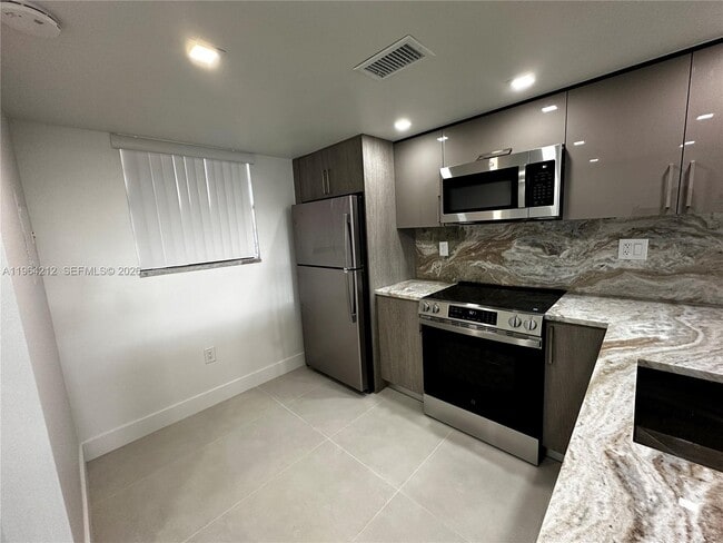 Photo - 10625 SW 112th Ave Unit 306