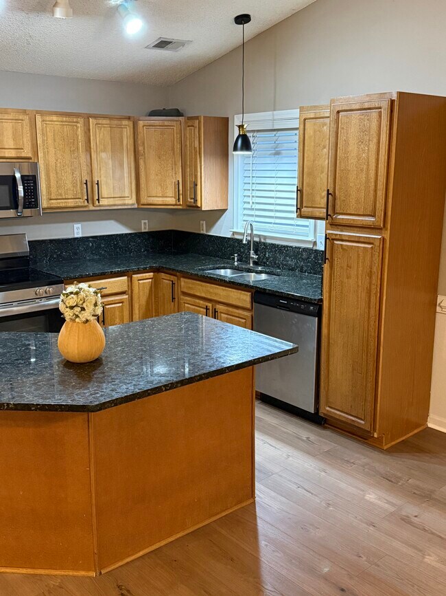 Photo - 27 Sweetland Ct