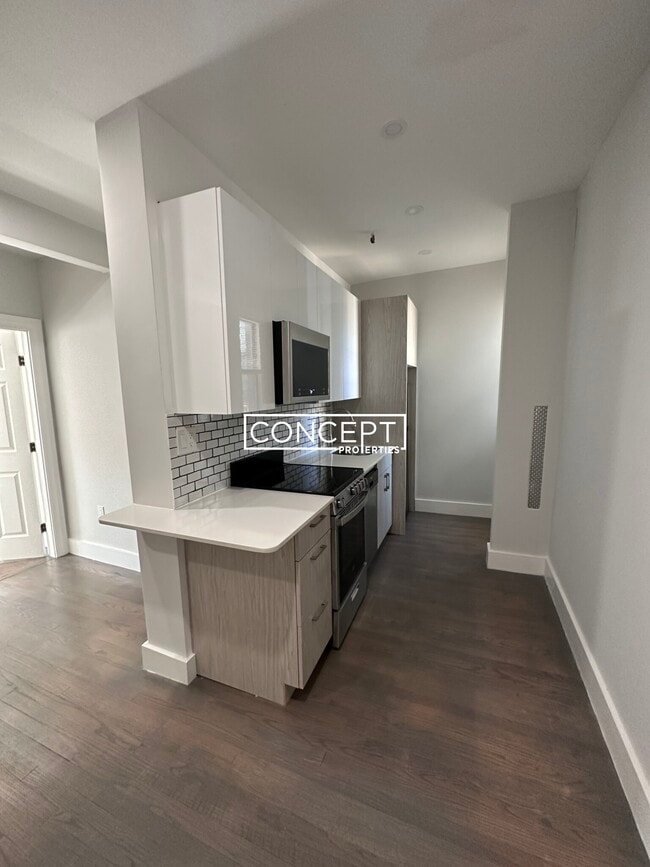 Building Photo - 11 Peterborough St Unit 25CP