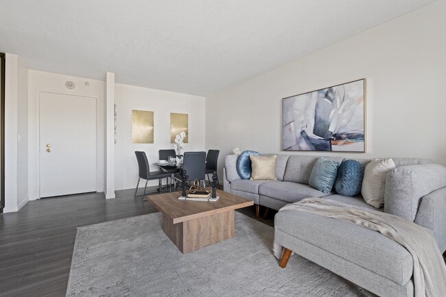 4 Admiral Dr Unit B430