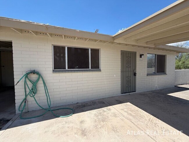 Photo - 3247 N Sycamore Ave
