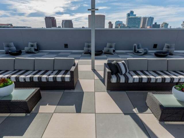 Rooftop Lounge - Linear Apartment Homes