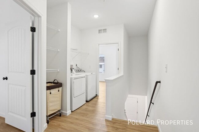 Photo - 1402 Parkview Dr Unit 1402