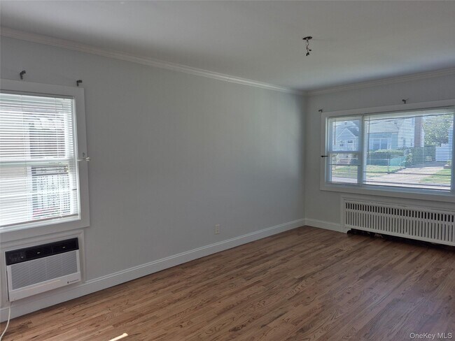 Photo - 136-11-136244 244th St