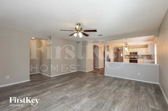 Photo - 814 Silverado Way