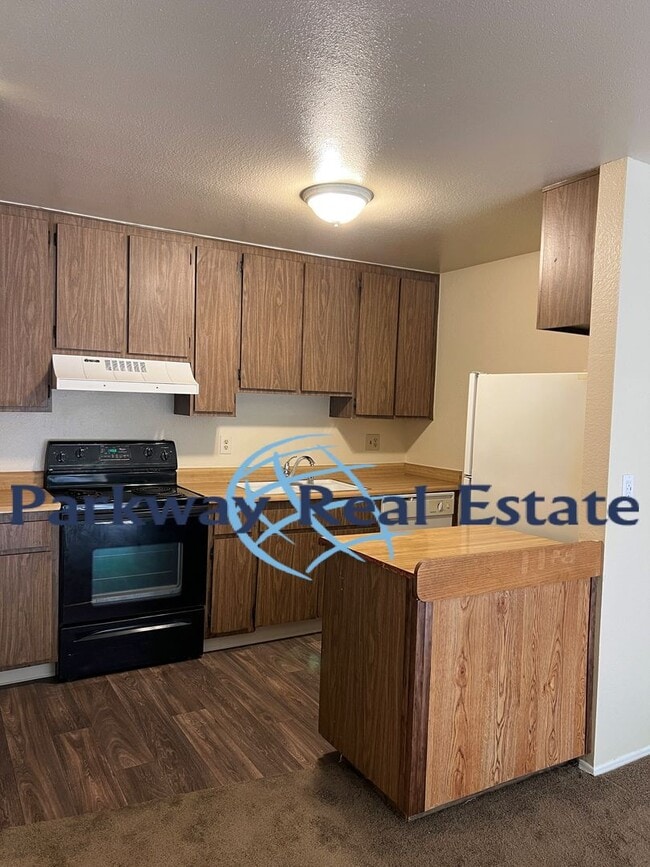 Photo - 745 E Bradley Ave
