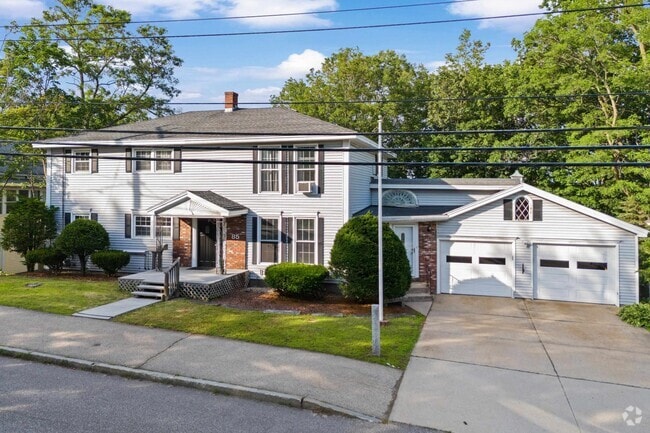 Building Photo - 85 Mast Rd Unit 1 Rental