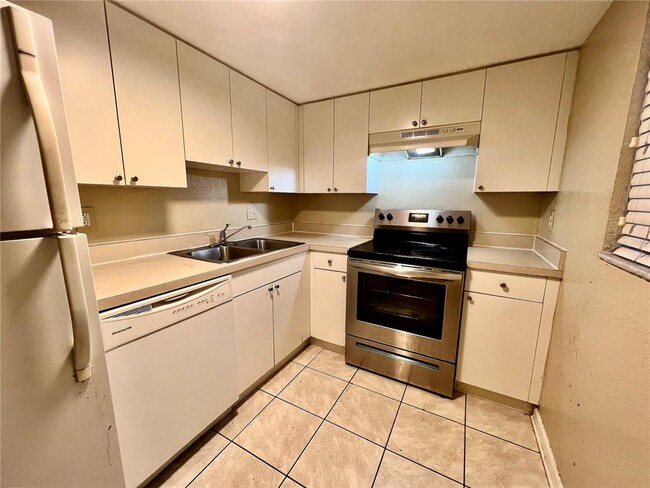 Photo - 5310 26th St W Unit 202